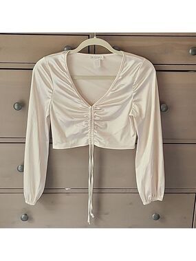 VINTAGE ANTIQUE WHITE SATIN CROP TOP LONG-SLEEVED CINCH FRONT SIZE LARGE